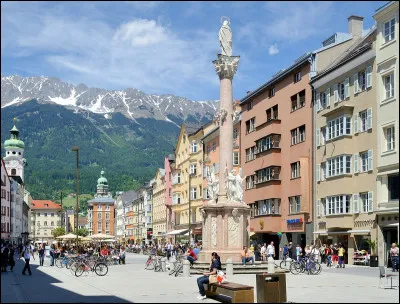 Quelle ville en I est la capitale du Land du Tyrol en Autriche ?