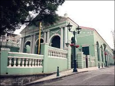 Art : Comment appelle-t-on ces groupes traditionnels de musique, mélangeant le genre chinois et portugais ?