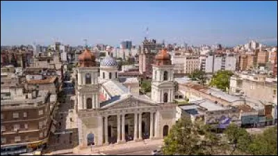 Dans quel pays la ville de Tucuman, 600 000 habitants, se trouve-t-elle ?