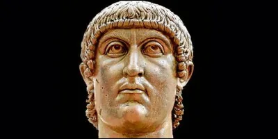 Il règne de 306 à 317. Devenu empereur après avoir été proclamé par ses légions, il est resté célèbre par l'édit de Milan qui accorde la liberté de culte aux chrétiens.