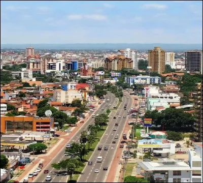 Santa Cruz est la ville la plus peuplée avec 2,5 millions d'habitants ainsi que la capitale économique :