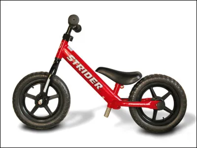 Quel est ce véhicule en D à 2 roues que l'on fait avancer en poussant sur le sol avec ses pieds ?