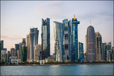 Quelle est la capitale en D de l'émirat du Qatar ?