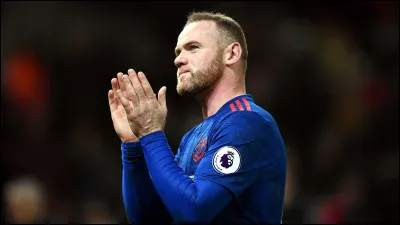 Dans quel club joue-t-il les derniers matchs de sa carrière de footballeur ?