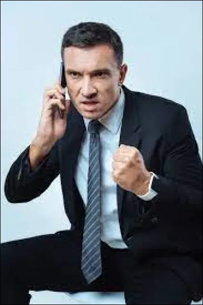 Tu es en retard et ton ami tappelle. Quelle est ta réaction ?