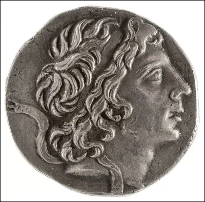 Il est né à Sinope (au bord de la mer Noire) en 135 ou 132 avant J.-C. et meurt en 63 :