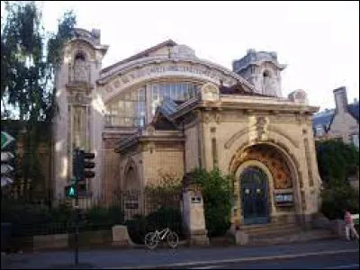 Quelle innovation présentait en 1926 la piscine Saint-Georges, à Rennes ?