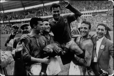 Just Fontaine bat un record incroyable dans cette Coupe du Monde, mais lequel ?