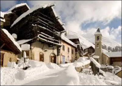 Quelle est la particularité de la commune française de Saint-Véran ?