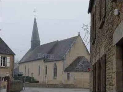 Vous avez sur cette image l'église Saint-Rigomer, à Colombiers. Village de l'aire d'attraction Alençonnaise, il se situe dans le département ...