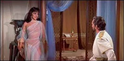 Dans le long-métrage "Salomon et la Reine de Saba", elle joue face à ...