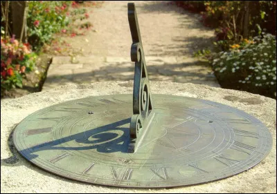 Dans la série Kaamelott, qui tient le rôle d'Aelis ?