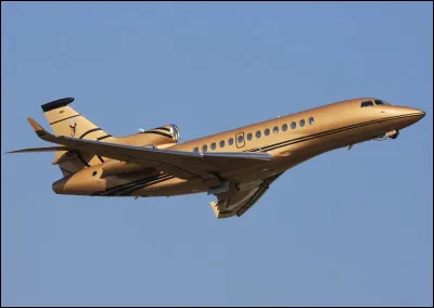 Quel est cet avion en F, un triréacteur d'affaires fabriqué par le constructeur français Dassault Aviation ?