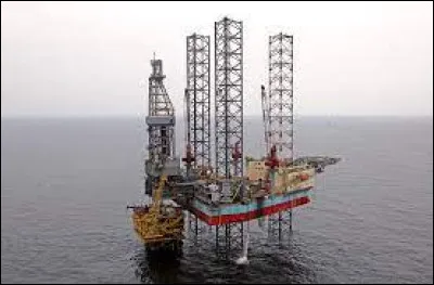 Le pays est le quatrième producteur de pétrole dAfrique subsaharienne ; en 2020 le secteur pétrolier a représenté 38,5 % du PIB et 70,5 % des exportations.