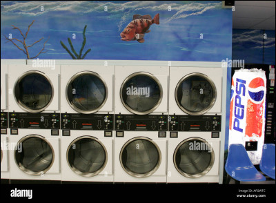 À quoi Monica compare-t-elle la laverie où Phoebe va laver ses affaires ?