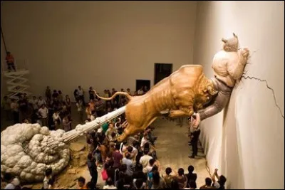 Qui est cet artiste chinois contemporain auteur du "Taureau qui pète" ?