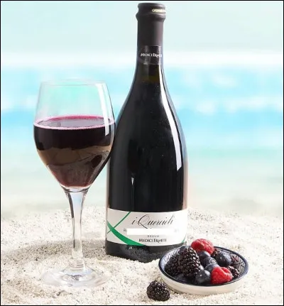 Quelle est cette boisson en L, un vin italien traditionnellement rouge et effevescent, jeune et frais, originaire de la région de Modène ?