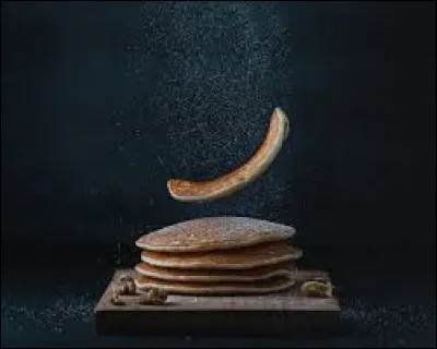Lequel de ces ingrédients ne se trouve pas dans la recette traditionnelle des pancakes ?