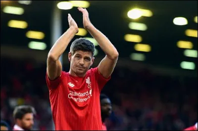 Dans quel club met-il fin à sa carrière en 2016 ?