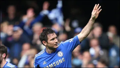 Dans quel club termine-t-il sa carrière ?