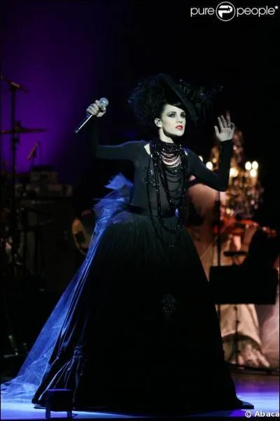 Qui joue le rle de Constance qui a t remplac par Dianne Dassigny ?