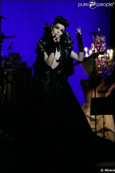 Qui joue le rle de Aloysia ?