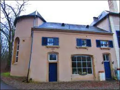 Je vous attends en Moselle devant le château de Montoy-Flanville. Ancienne commune, elle se situe en région ...