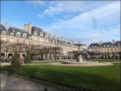 Marais : quelle place est située dans le quartier du Marais à Paris ?