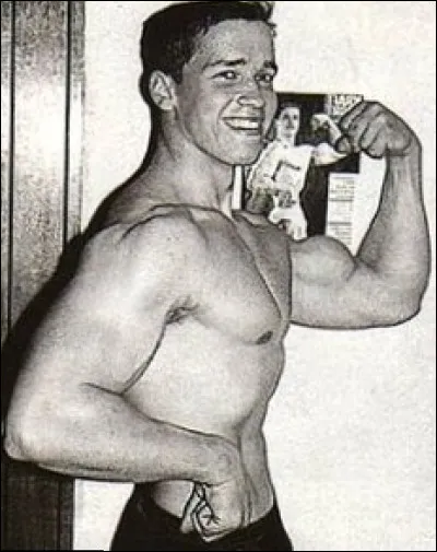 À quel âge se passionne-t-il pour la première fois pour le 
bodybuilding ?