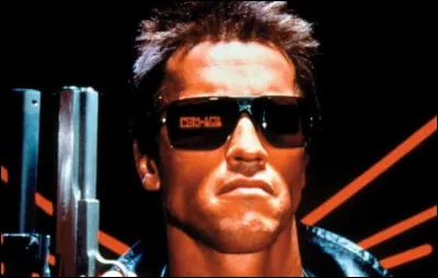 En quelle année Arnold a-t-il tourné son premier film Terminator ?