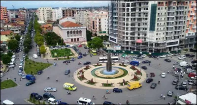 Les principales villes, après la capitale, sont Scutari et Durres :