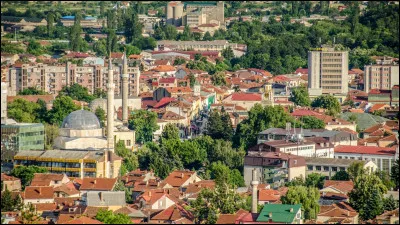 Les principales villes, après la capitale, sont Bitola et Prilep :