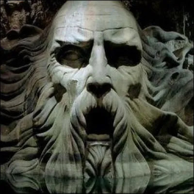 Quel est le monstre enfermé dans la chambre des secrets ?