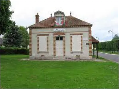 Petit village Seine-et-Marnais de 45 habitants, Passy-sur-Seine se situe en région ...