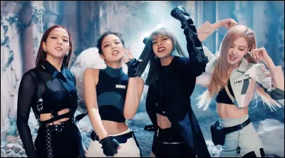 Comment s'appelle leur première chanson ?