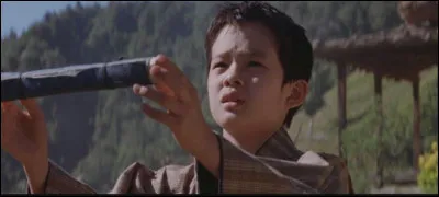 Qui est cet enfant qui se lie d'amitié avec le meurtrier de son père ?