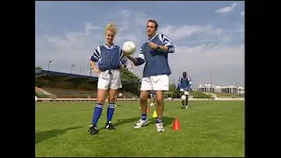 Quel conseil Jean donne-t-il à Alex pour tirer un penalty ?