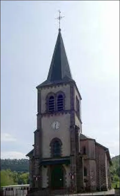 Nous sommes de retour dans le Grand-Est, cette fois devant l'église Saint-Clair, à Julienrupt. Hameau dépendant de la commune du Syndicat, dans l'aire d'attraction Romarimontaine, il se situe dans le département ...