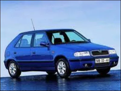 Cette voiture est une ...