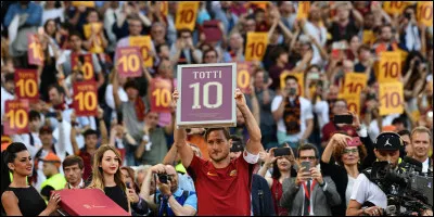 A-t-il joué l'entièreté de sa carrière à l'AS Roma ?