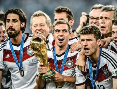Philipp Lahm était-il titulaire lors de la fameuse demi-finale Allemagne-Brésil gagné 7-1 lors de la Coupe du monde 2014 ?
