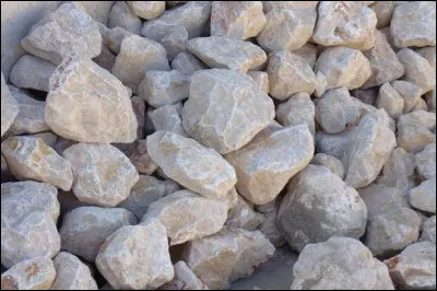 Que dit une pierre à une autre pierre ?