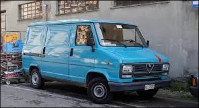 Voici un utilitaire Alfa Roméo. Quel est son nom ?