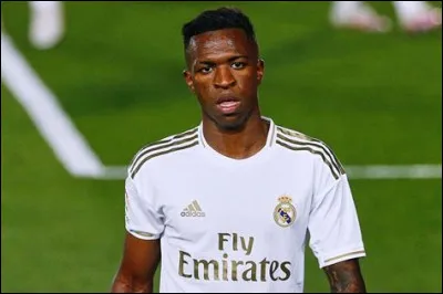 Pour quel pays ce joueur joue-t-il ?