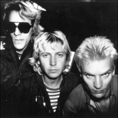 Quelle chanson de The Police, la premi&egrave;re &agrave; atteindre la premi&egrave;re place du hit-parade britannique, sortie en 1979, est interpr&eacute;t&eacute;e du point de vue d�un homme d&eacute;sesp&eacute;r&eacute;ment seul ?