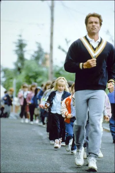 Dans 'Un flic  la maternelle', il s'appelle :