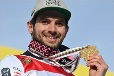 Toujours dans le cadre des championnats du monde, que gagne le skieur arrivant en tête de son épreuve ?