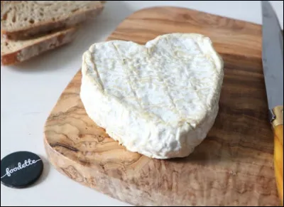 Comment se nomme le fromage normand produit aux alentours de Neufchâtel-en-Bray ?