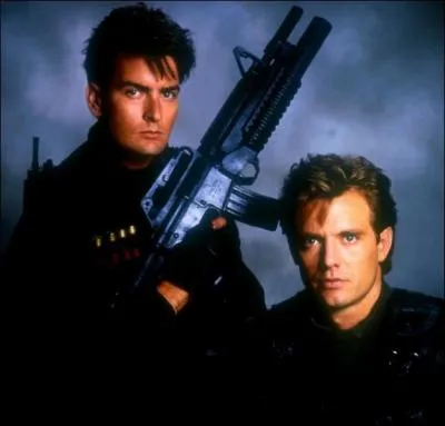 Dans 'Navy Seals, les meilleurs', il incarne une nouvelle fois un militaire, mais qui volue cette fois-ci lors de la guerre :