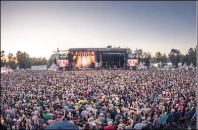 Quel est ce légendaire festival ew W, un rassemblement emblématique de la culture pop qui a rassemblé plus de 500 000 personnes du15 au 18 août 1969 à White Lake aux États-Unis ?